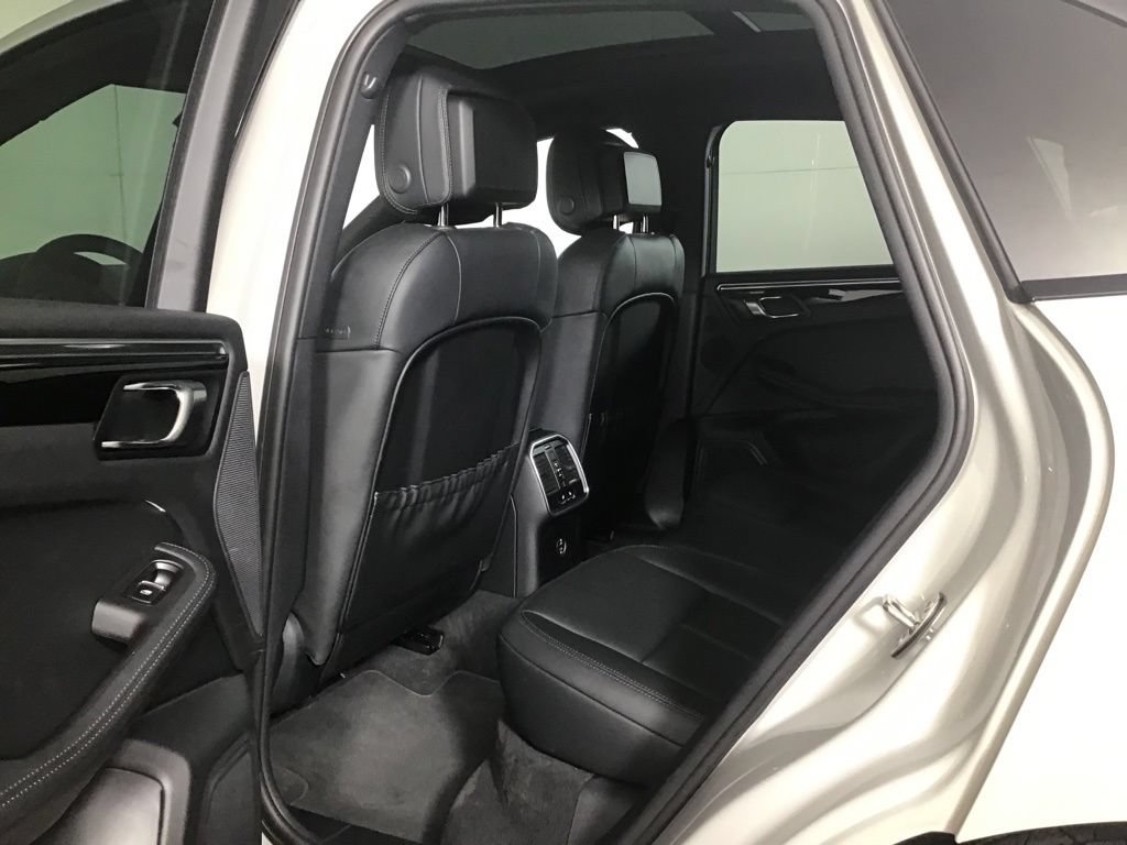 Certified 2023 Porsche Macan S AWD/4WD image 25