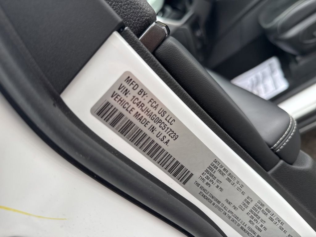 Certified 2023 Jeep Grand Cherokee Altitude image 34