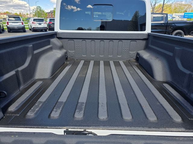 Used 2025 Jeep Gladiator Sport AWD/4WD image 4
