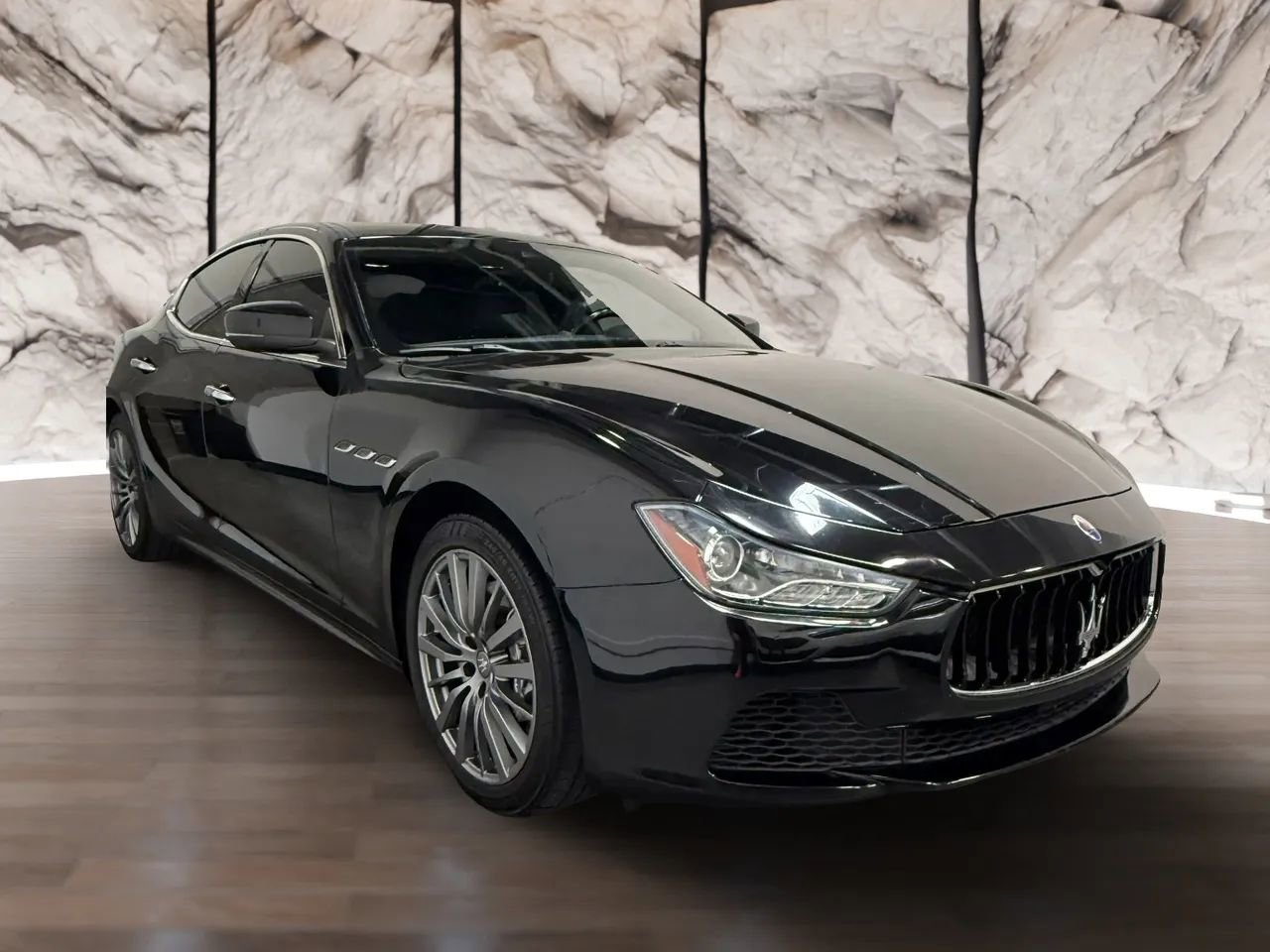 Used 2017 Maserati Ghibli S image 3