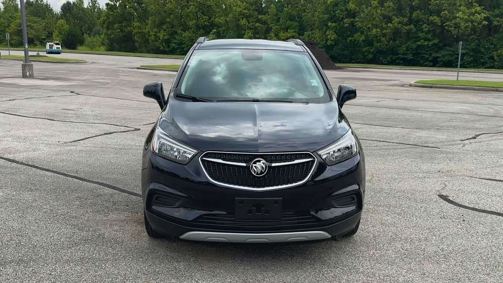 Certified 2021 Buick Encore Preferred w/ Safety Package FWD image 3