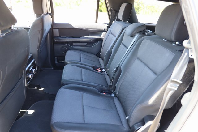 Used 2019 Ford Expedition XLT image 12