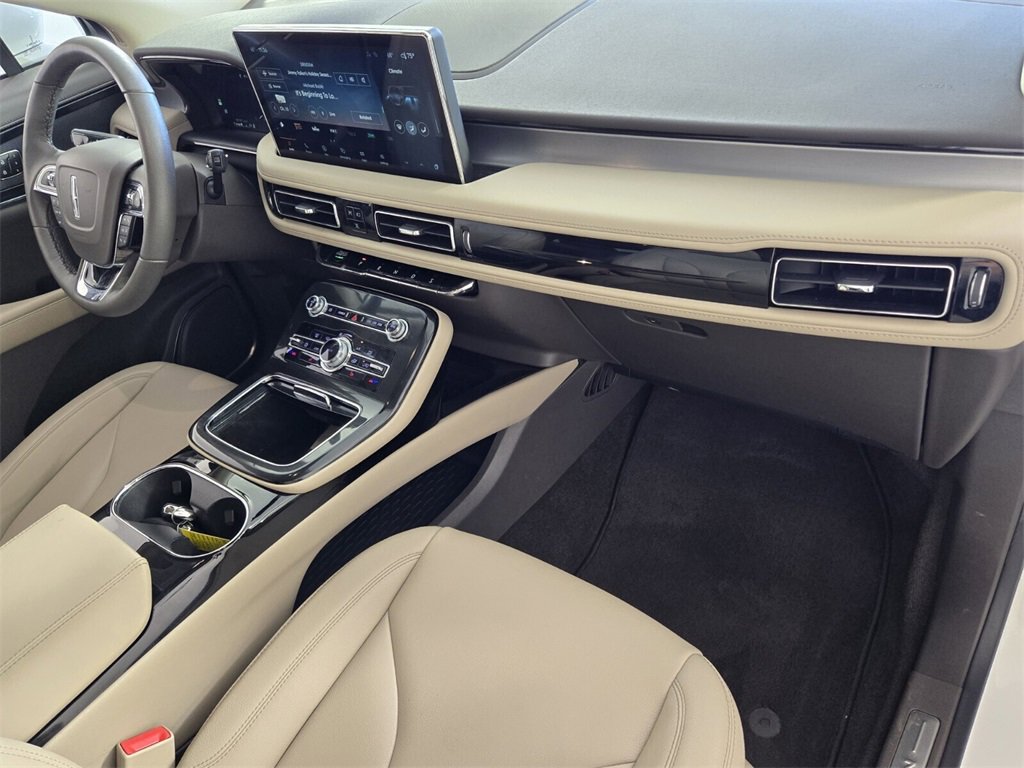 Used 2023 Lincoln Nautilus FWD w/ Premium Package image 13