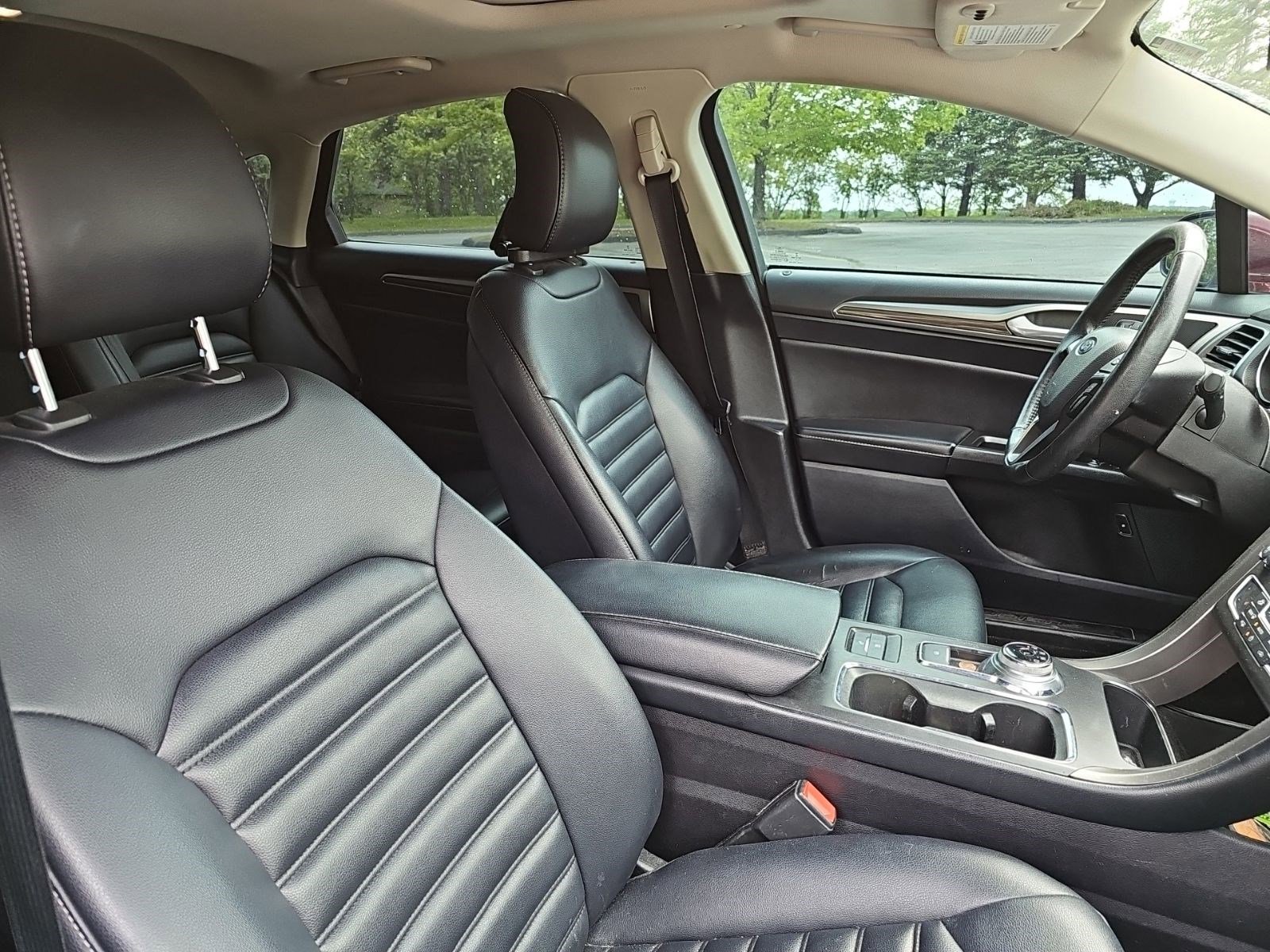 Used 2019 Ford Fusion SEL FWD image 11