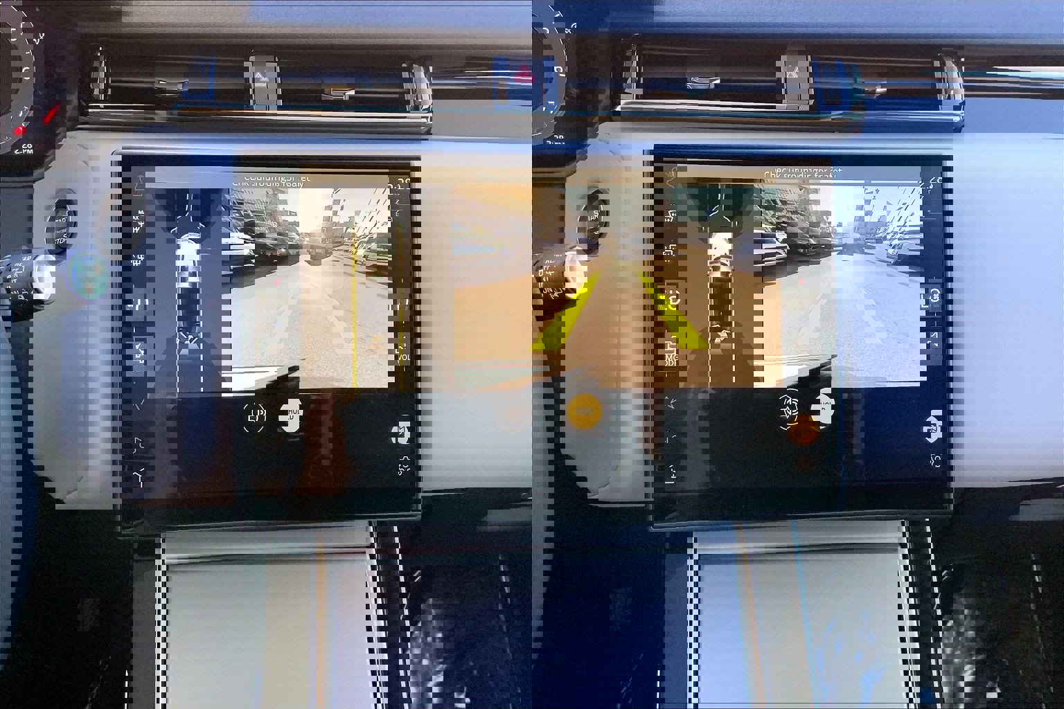 Used 2025 Land Rover Range Rover Velar S image 26