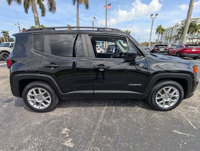 Used 2019 Jeep Renegade Latitude FWD image 21