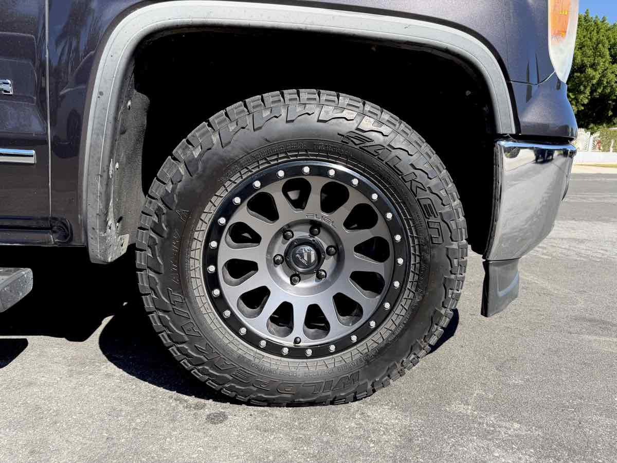 Used 2015 GMC Sierra 1500 SLT w/ SLT Crew Cab Value Package image 8