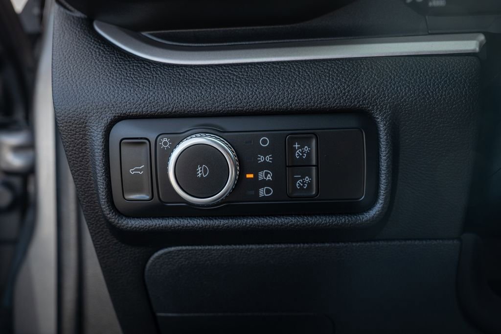 Used 2022 Ford Explorer XLT w/ Equipment Group 202A image 26