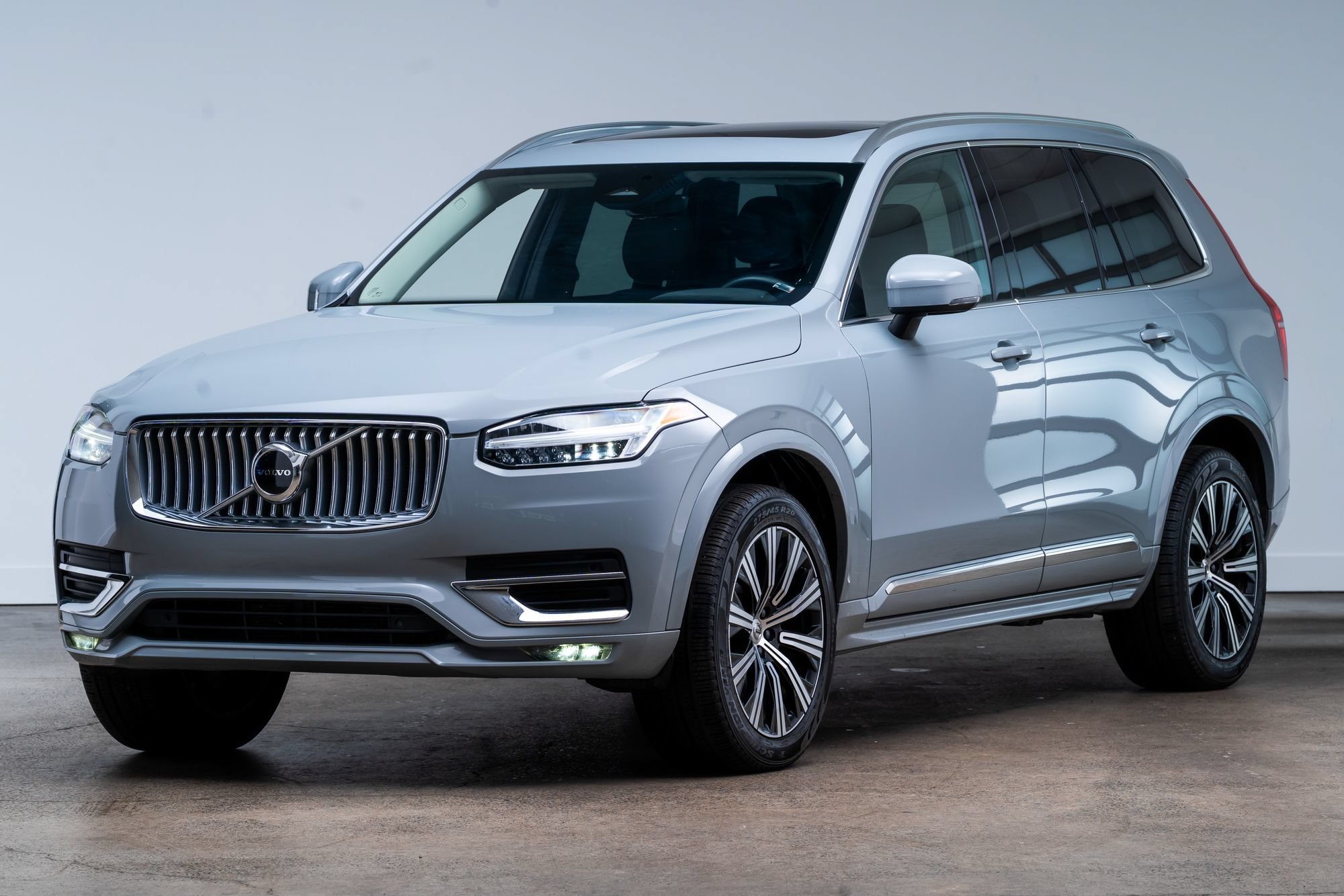 Used 2025 Volvo XC90 B5 Core AWD/4WD image 3