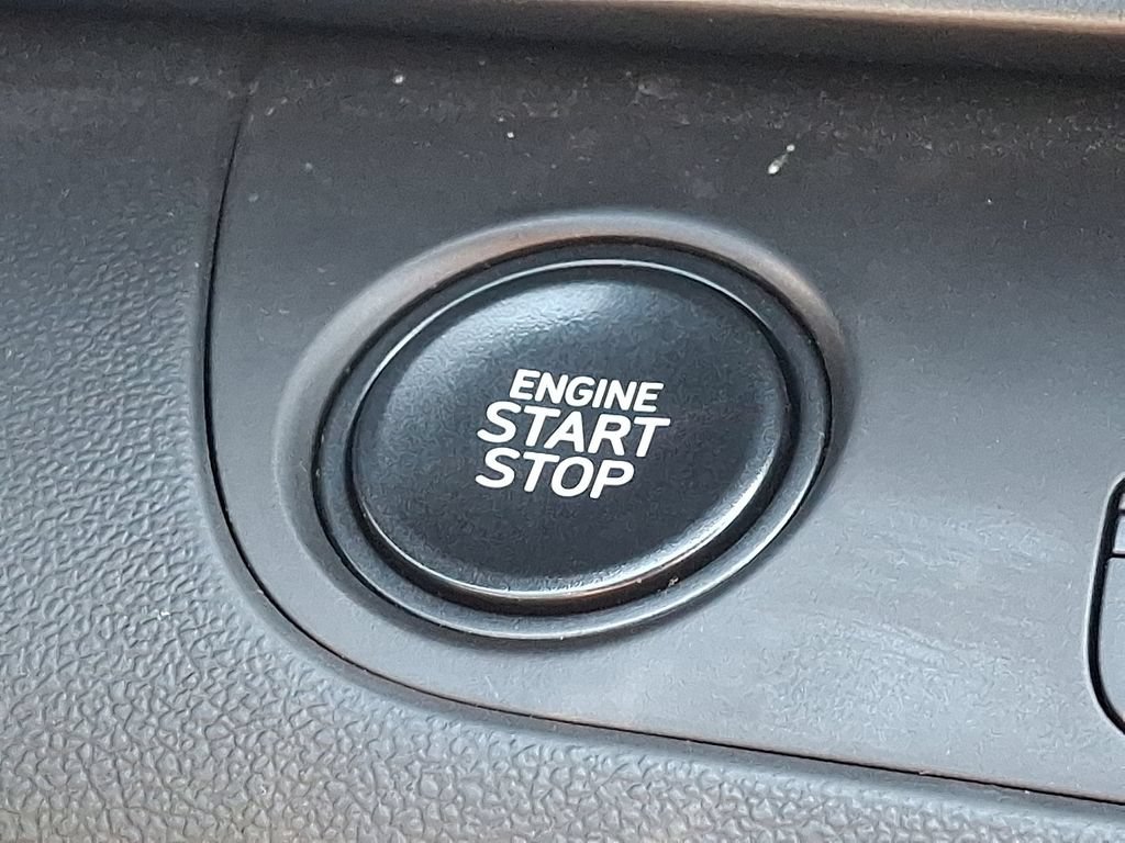 Used 2025 Hyundai Elantra SEL FWD image 24