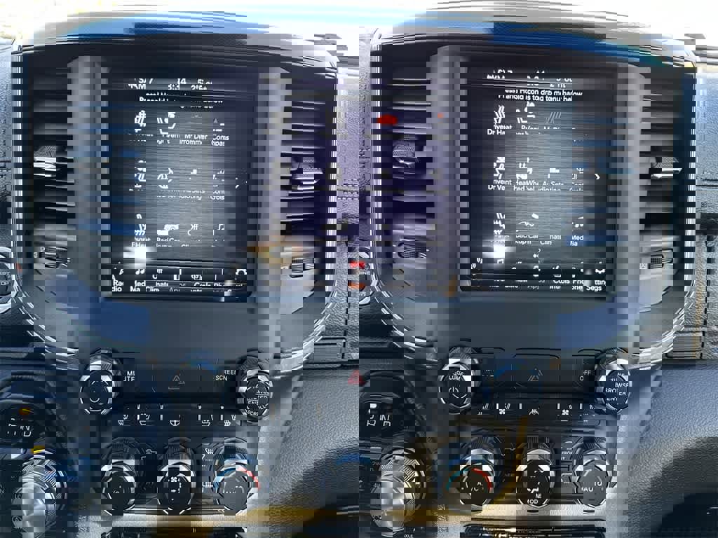 Used 2021 RAM 1500 Laramie w/ Sport Appearance Package image 17