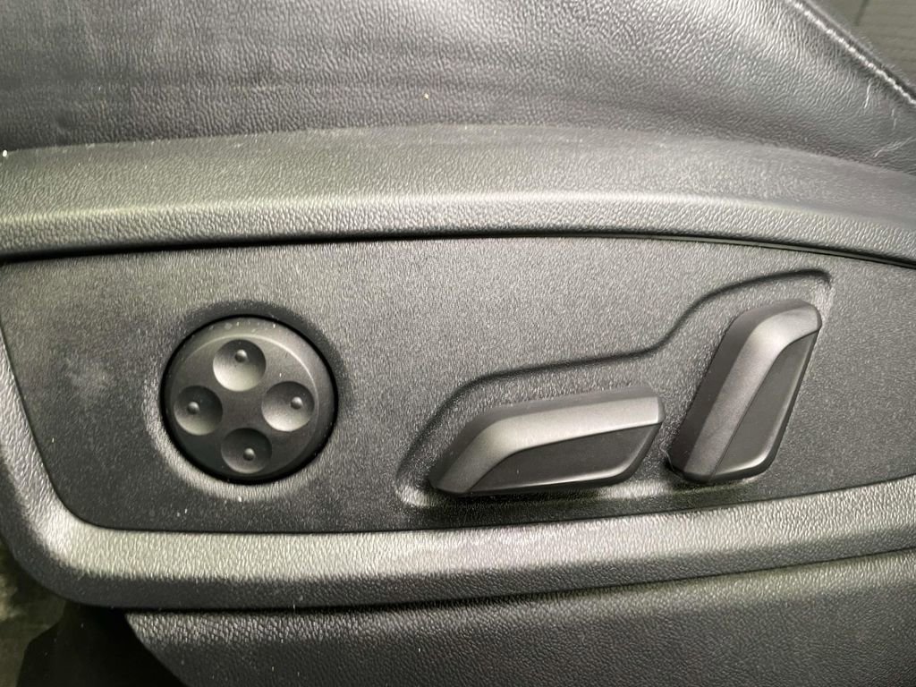 Certified 2022 Audi SQ5 Premium Plus w/ Premium Plus Package image 17