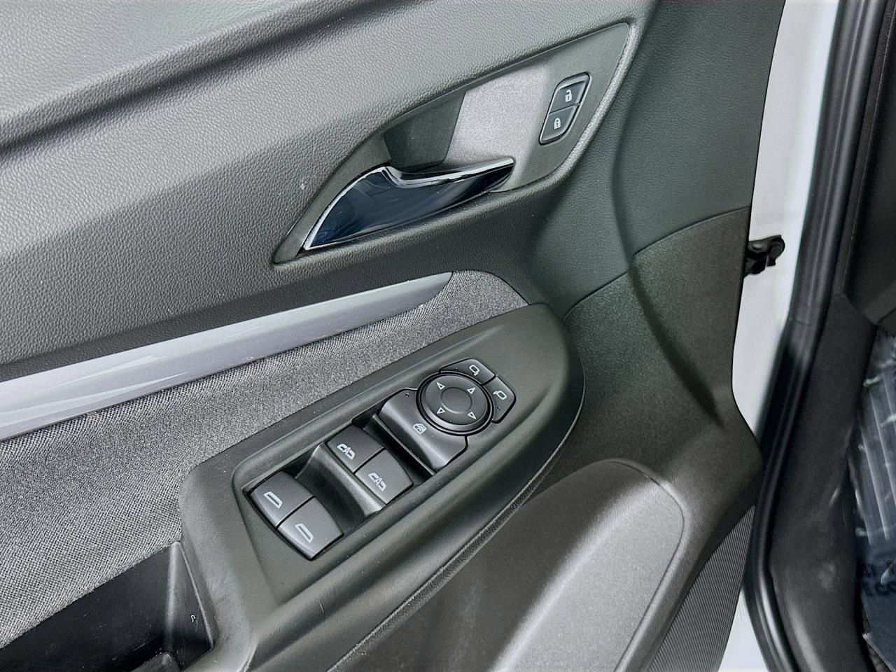 Used 2023 Chevrolet Bolt EUV LT FWD image 20