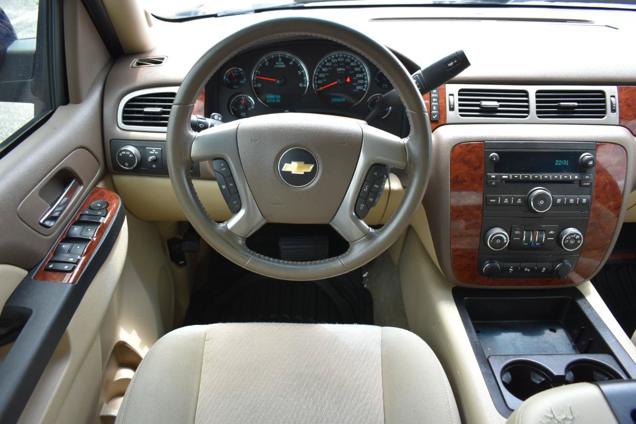 Used 2013 Chevrolet Avalanche LS RWD image 12