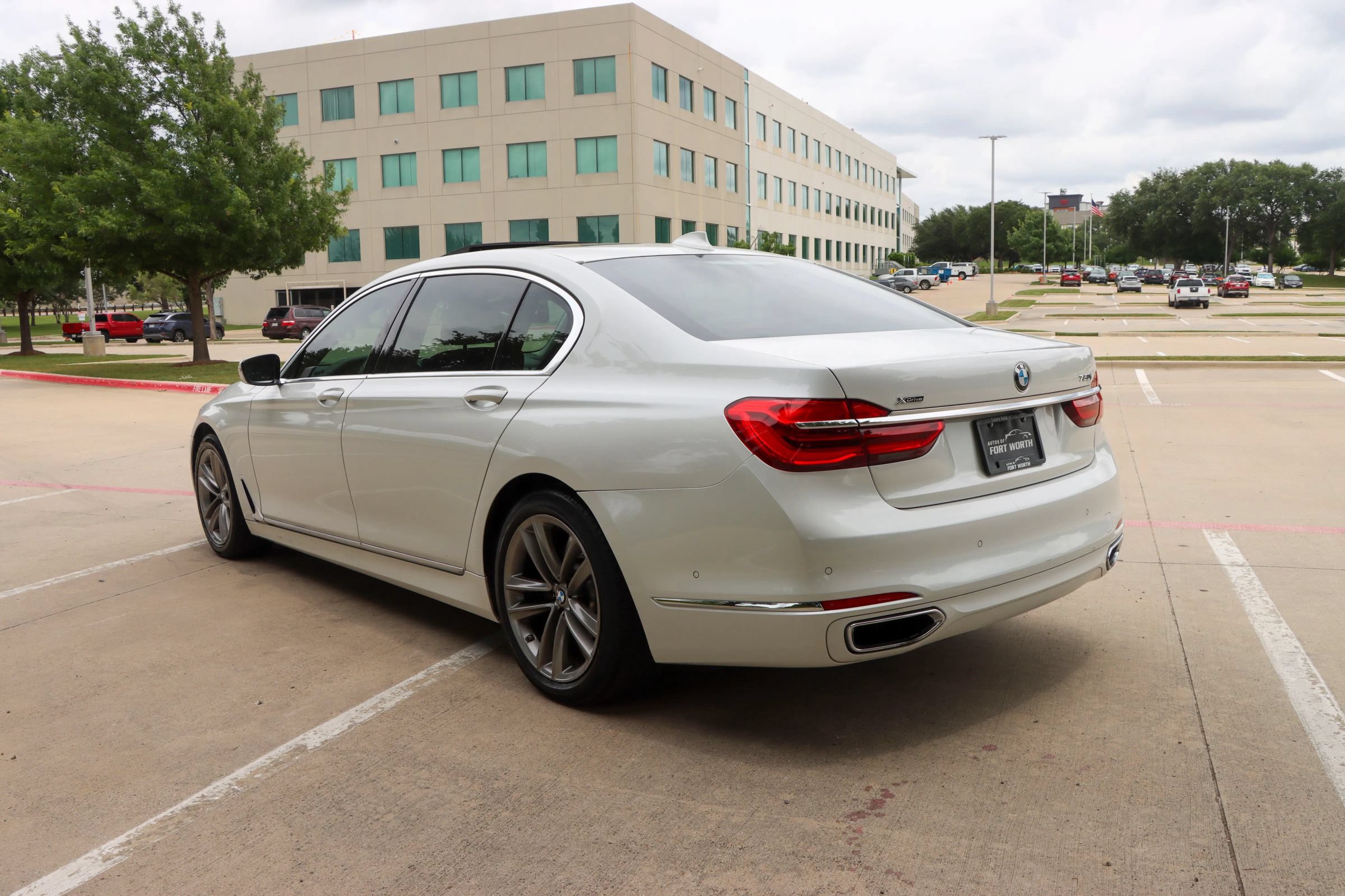 Used 2017 BMW 750i xDrive AWD/4WD image 5