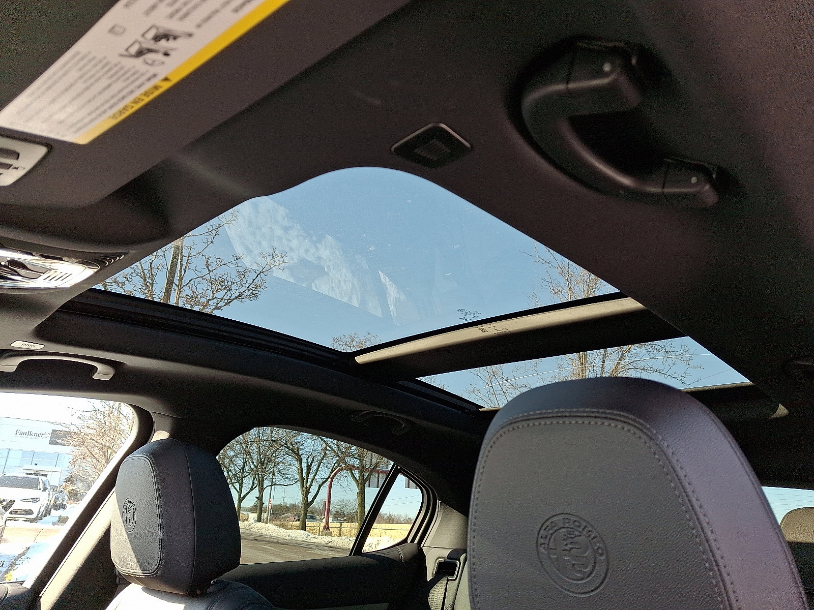 Used 2024 Alfa Romeo Stelvio Veloce image 14