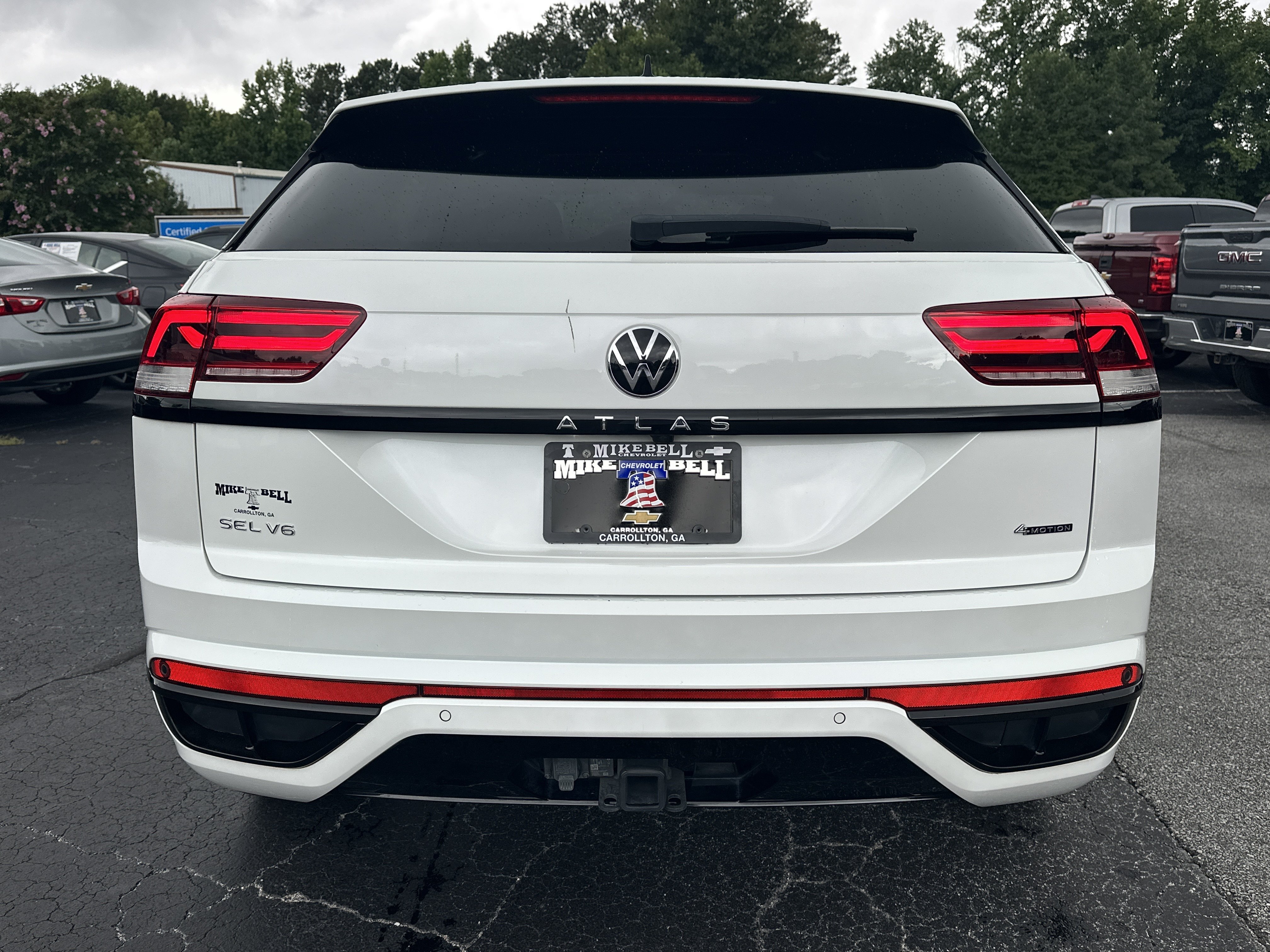Used 2023 Volkswagen Atlas Cross Sport SEL R-Line AWD/4WD image 7