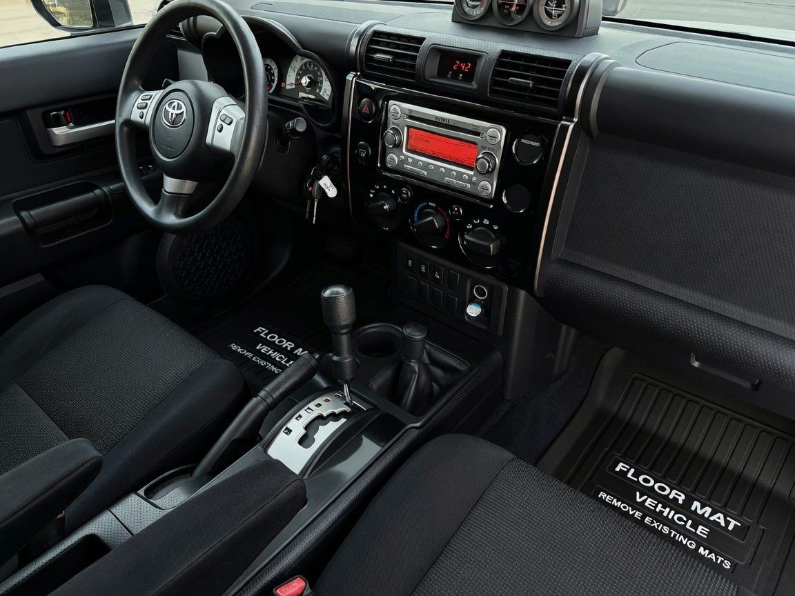 Used 2012 Toyota FJ Cruiser 4WD w/ Convenience Pkg image 12