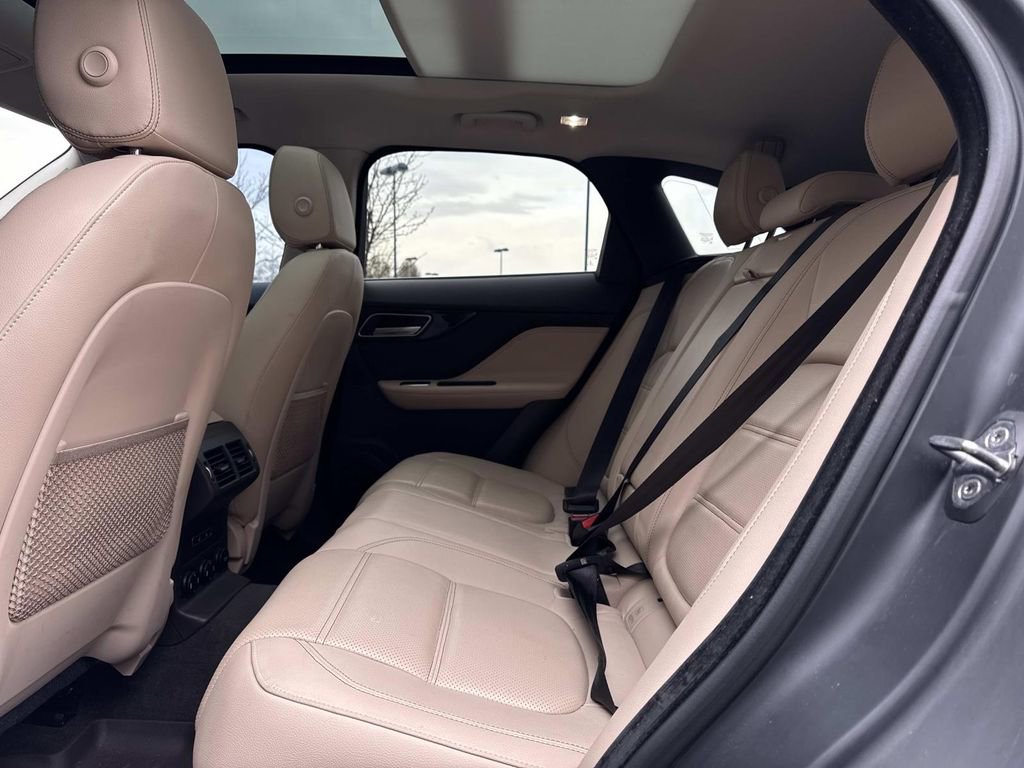 Used 2018 Jaguar F-PACE Prestige image 13