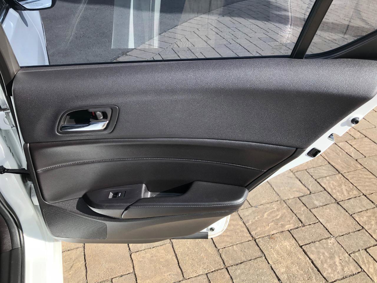 Used 2015 Acura ILX 5-Spd AT image 27