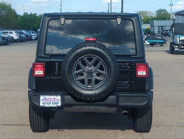 Used 2025 Jeep Wrangler Unlimited Sport AWD/4WD image 4