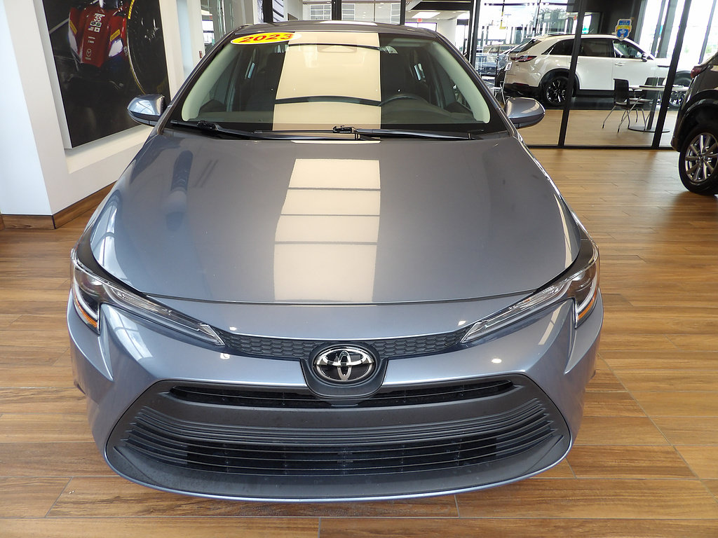 Used 2023 Toyota Corolla LE FWD image 2