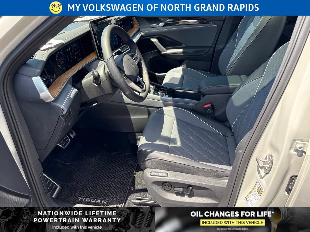 New 2026 Volkswagen Tiguan SEL R-Line AWD/4WD image 15