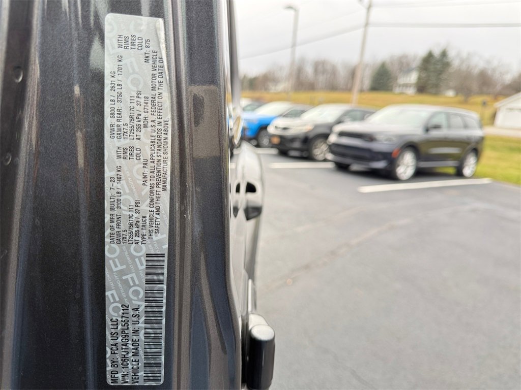 Certified 2023 Jeep Gladiator Willys image 24