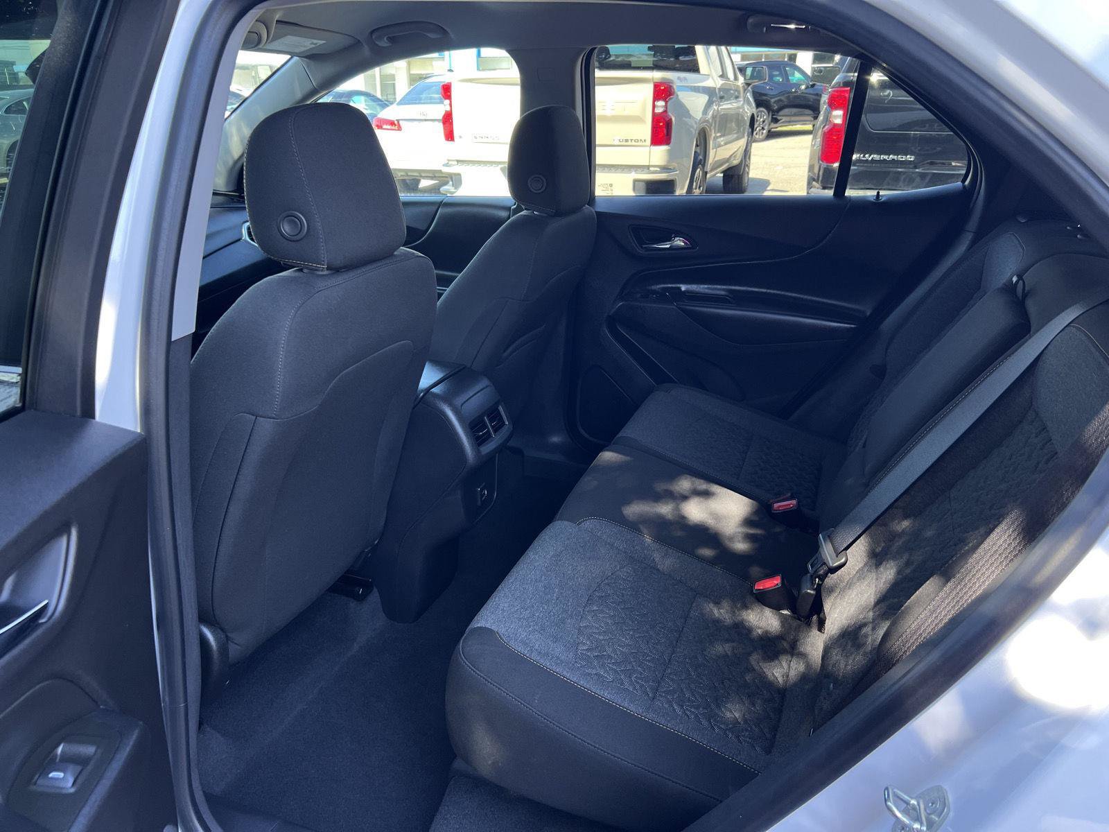 Used 2024 Chevrolet Equinox LT FWD image 29