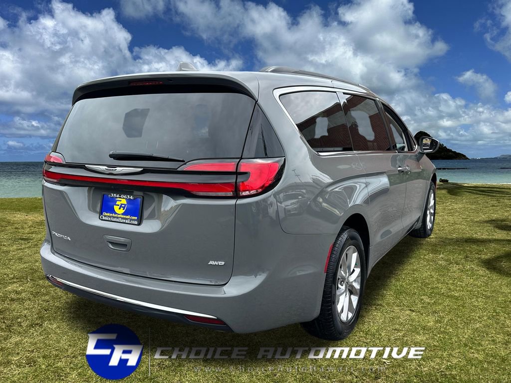 Used 2022 Chrysler Pacifica Touring-L image 8