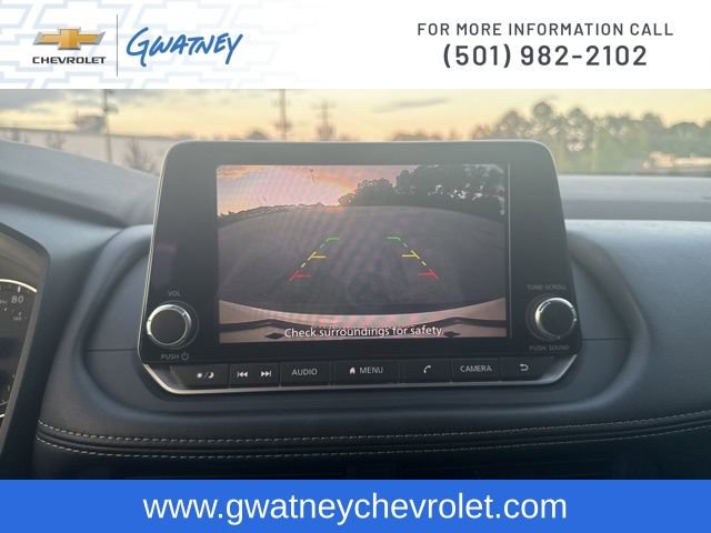 Used 2023 Nissan Rogue S image 18