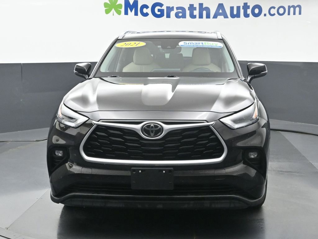 Used 2021 Toyota Highlander XLE image 4