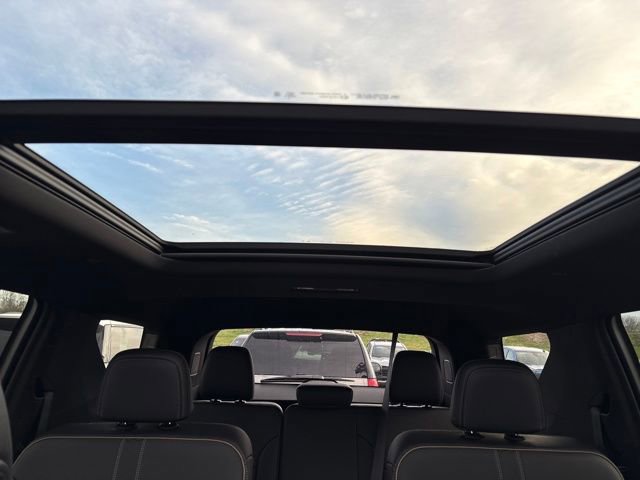 Used 2026 Chevrolet Traverse High Country w/ LPO, Floor Liner Package image 18