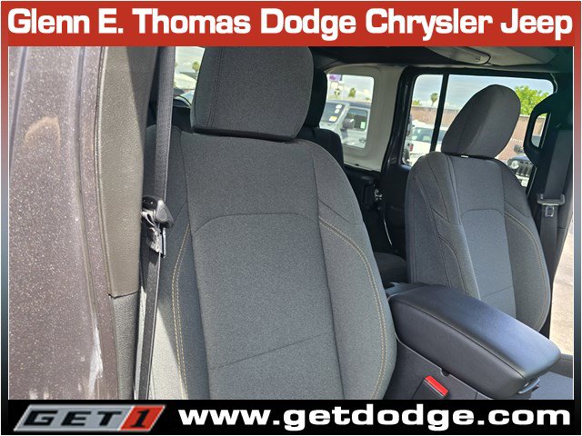 Used 2025 Jeep Wrangler Sport S image 33