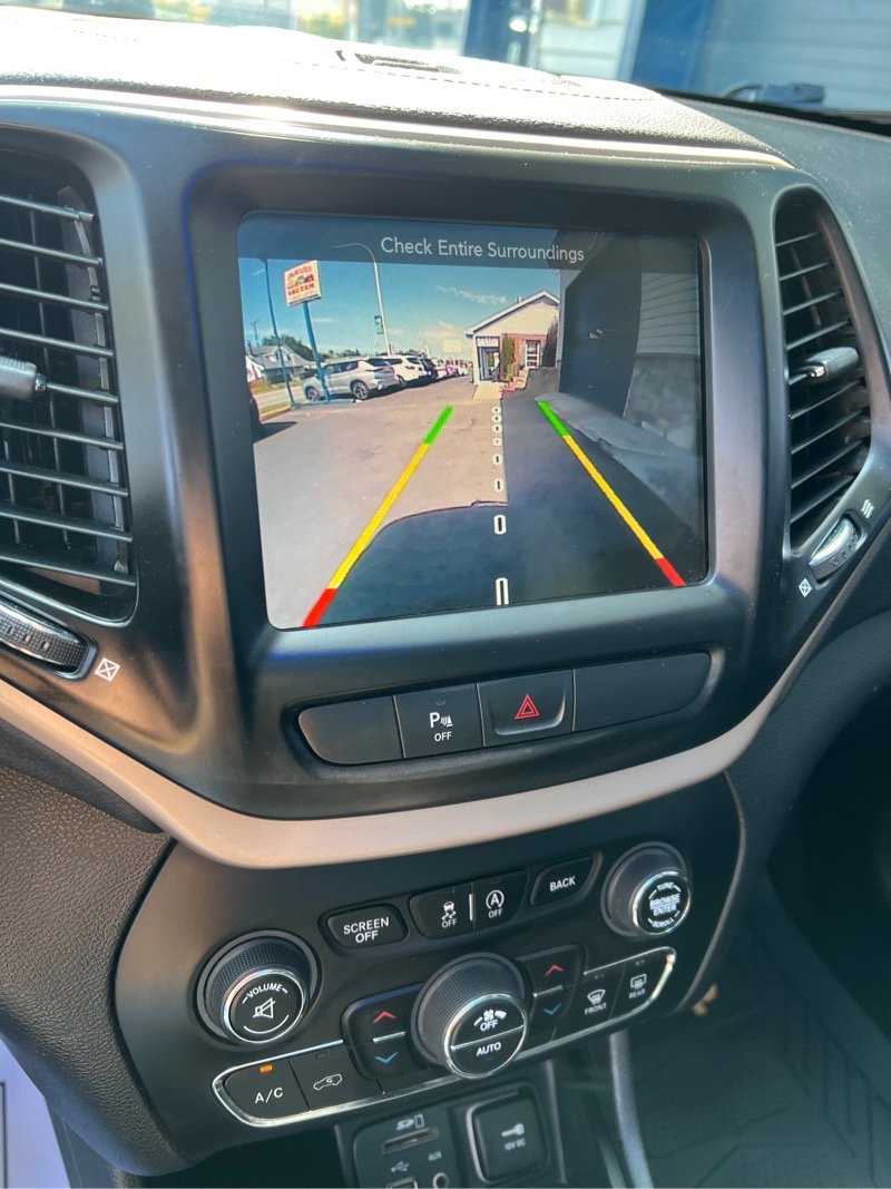 Used 2018 Jeep Cherokee Limited image 33