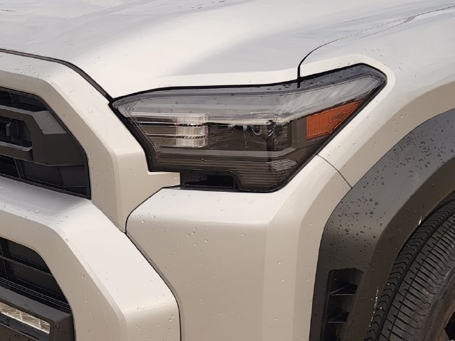 Used 2025 Toyota 4Runner SR5 AWD/4WD image 6