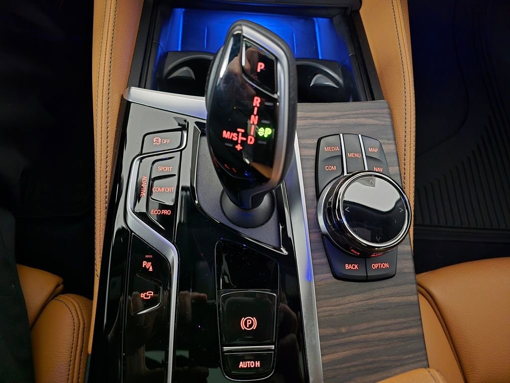 Used 2021 BMW M550i xDrive w/ Executive Package image 32