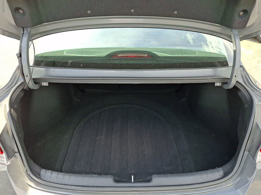 Used 2025 Hyundai Elantra Limited FWD image 31
