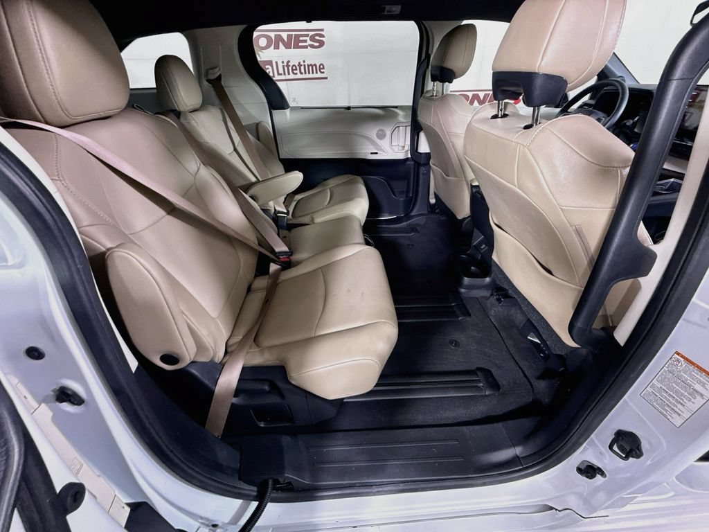 Certified 2022 Toyota Sienna XLE w/ XLE Plus Package FWD image 34