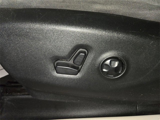 Used 2018 Chrysler Pacifica Touring Plus w/ Tire & Wheel Group image 12