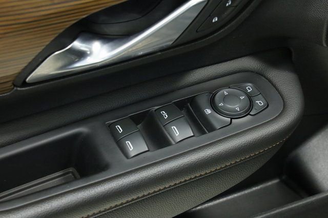 Used 2020 GMC Terrain SLE image 28