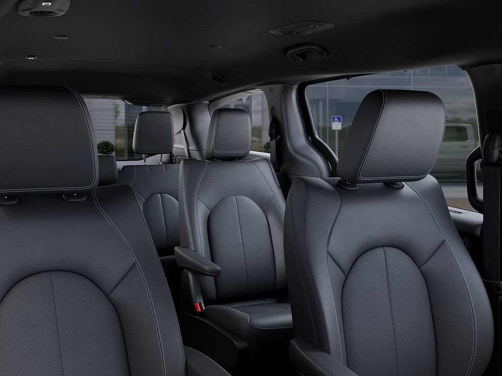 New 2026 Chrysler Pacifica Select AWD/4WD image 26