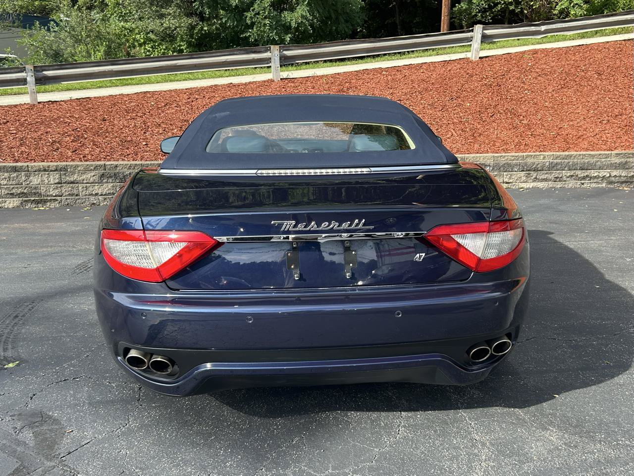 Used 2011 Maserati GranTurismo Convertible RWD image 7