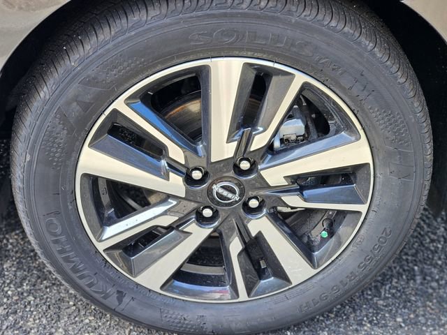 New 2025 Nissan Versa SV w/ Trunk Package image 10