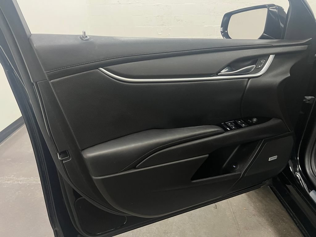 Used 2015 Cadillac XTS FWD image 12