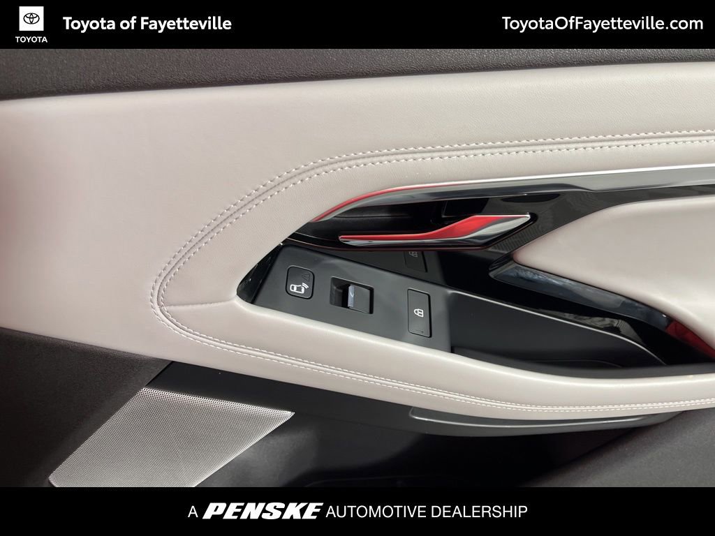 Used 2021 Land Rover Range Rover Evoque SE image 22