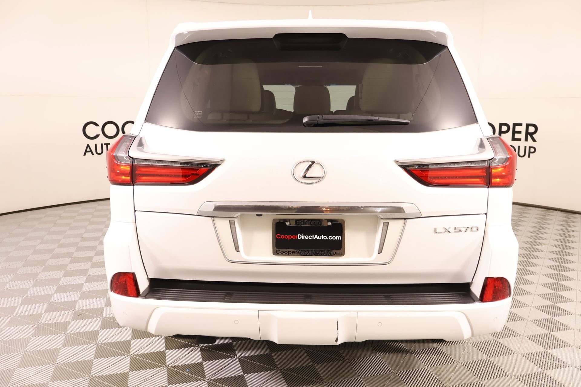Used 2021 Lexus LX 570 4WD w/ Luxury Package image 26