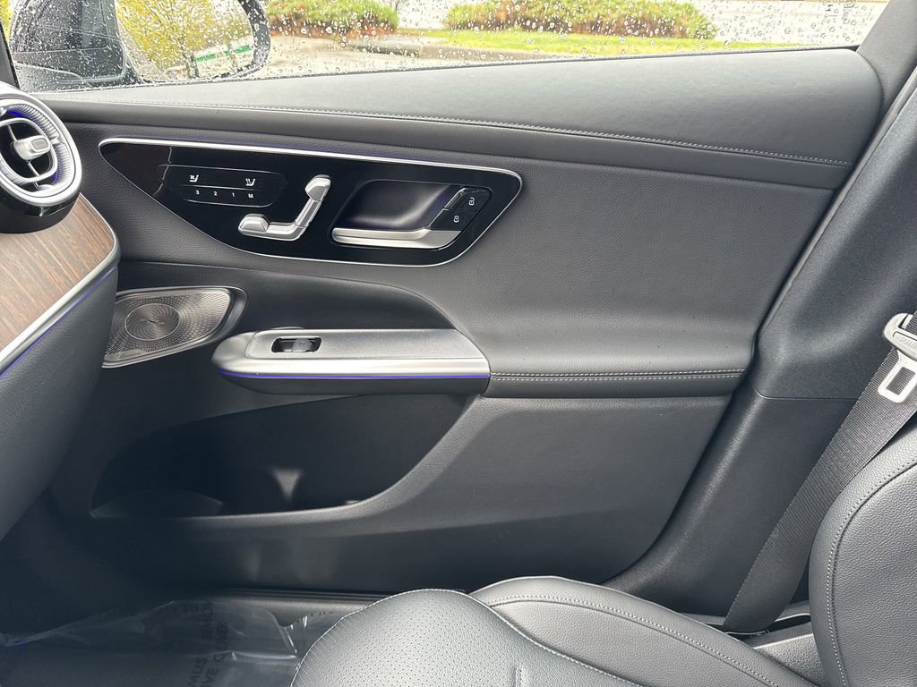 New 2025 Mercedes-Benz GLC 300 image 26