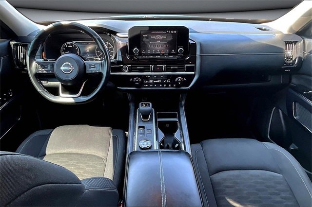 Used 2022 Nissan Pathfinder SV image 7