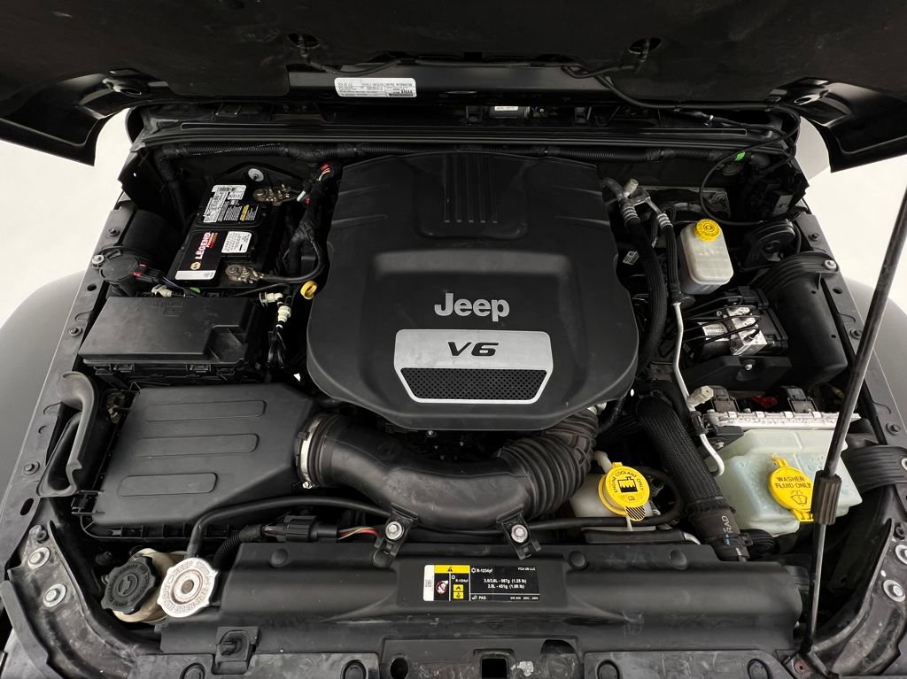 Used 2017 Jeep Wrangler Sahara w/ Connectivity Group image 27